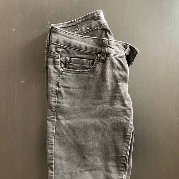 Slightly faded black jeggings - Picture 2 of 7